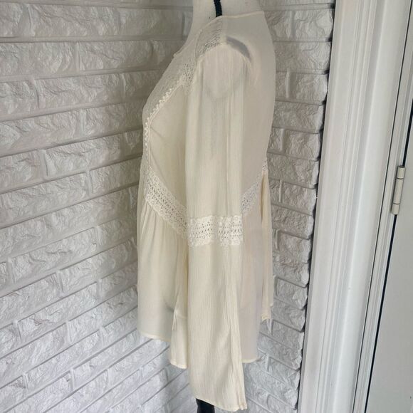 Bohemian Flowy Top with Crochet Detailing - Picture 4 of 5